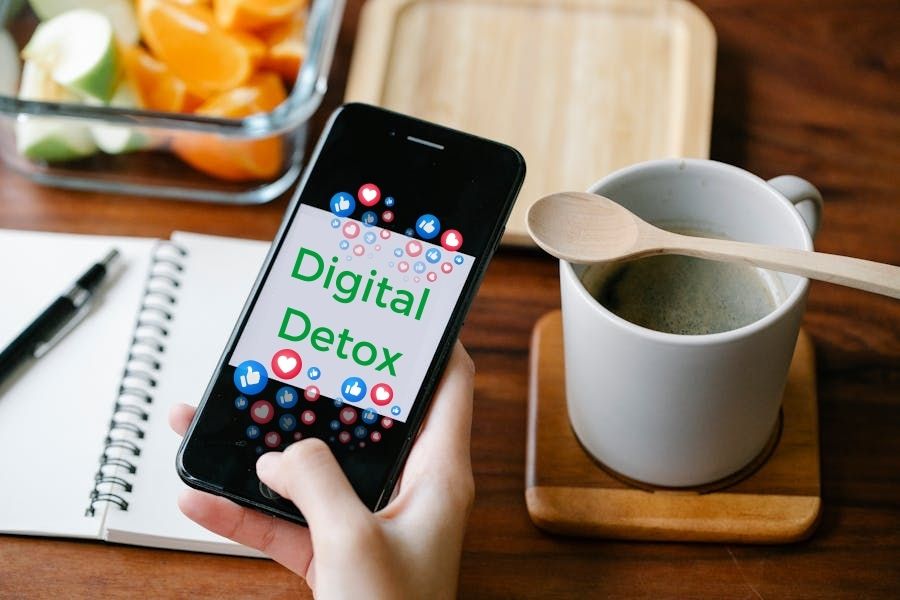 Read more about the article Digital Detox: 3 Strategie per Usare la Tecnologia in Modo Consapevole